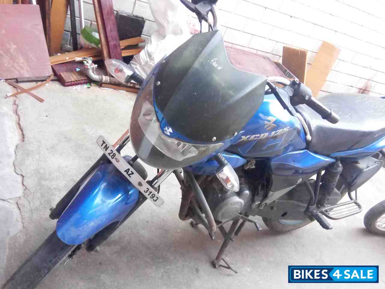 Blue Bajaj XCD 125 DTS-Si