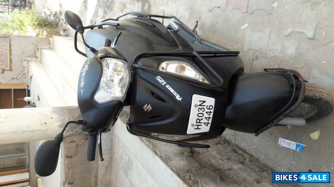 Black Suzuki Access 125