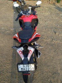 Red Bajaj Pulsar RS 200