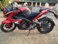 Red Bajaj Pulsar RS 200