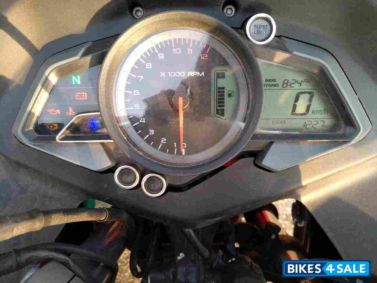 Red Bajaj Pulsar RS 200