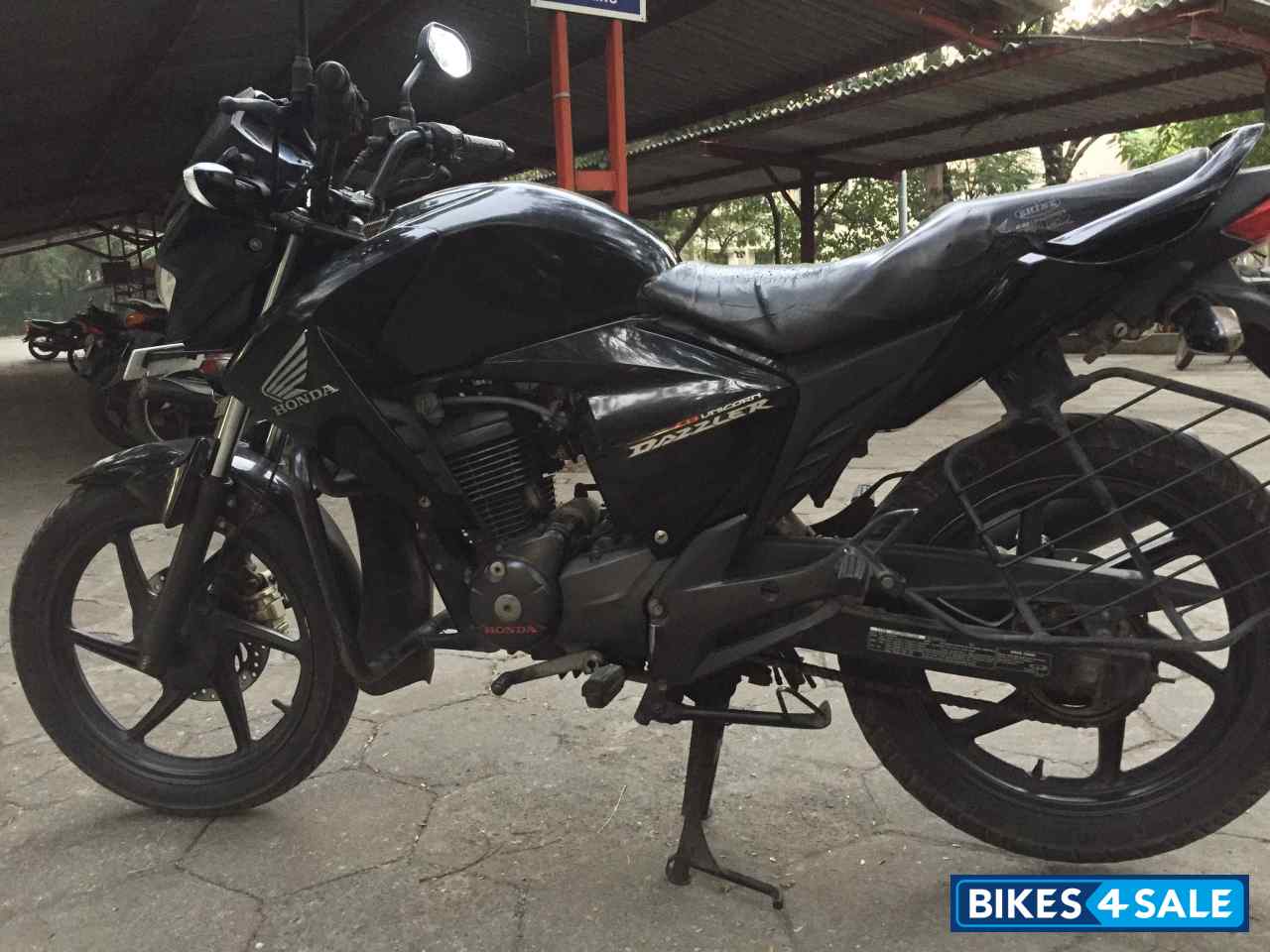 Black Honda Unicorn Dazzler