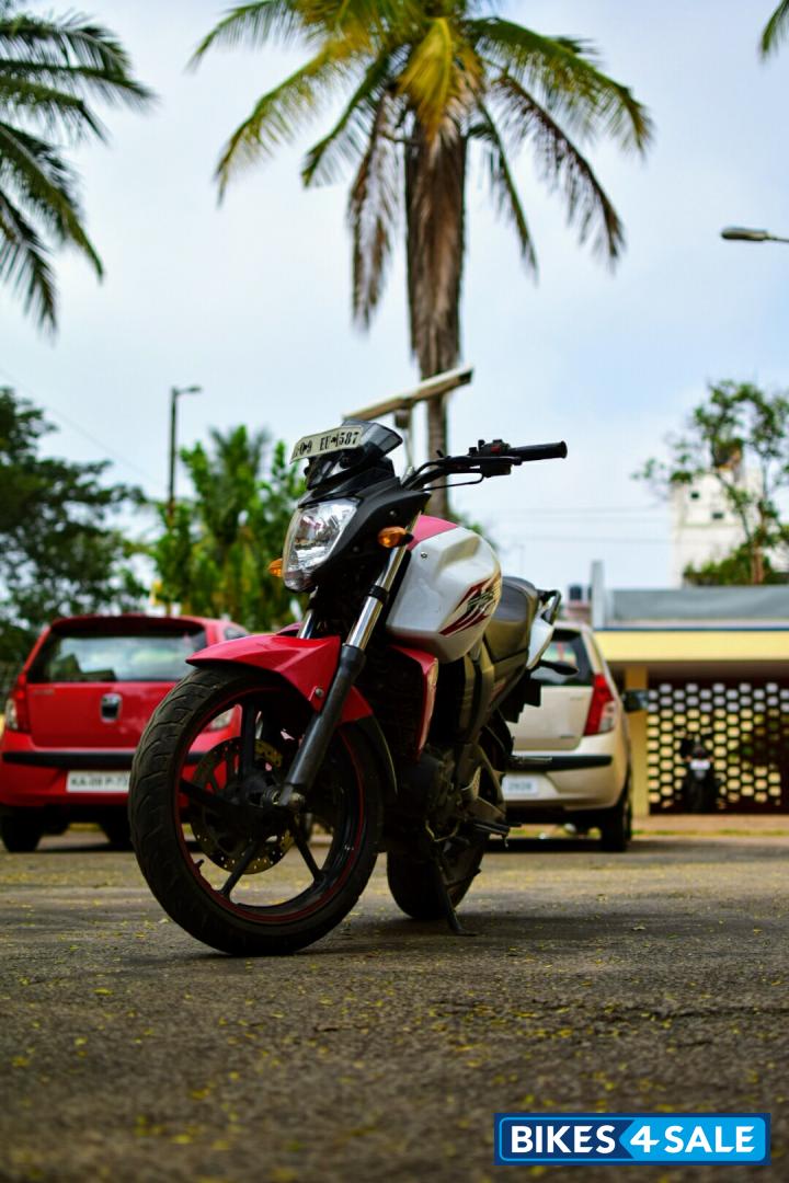 White And Red Yamaha FZ-S White And Red Yamaha FZ-S