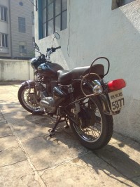 Black Royal Enfield Bullet Electra 5S