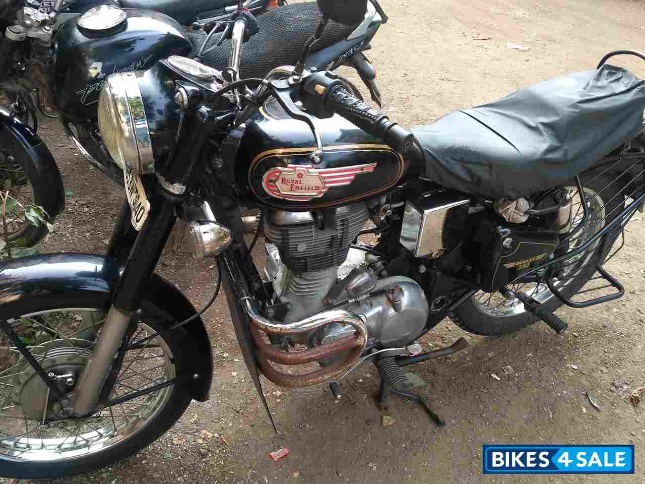 Black Royal Enfield Bullet Standard 350