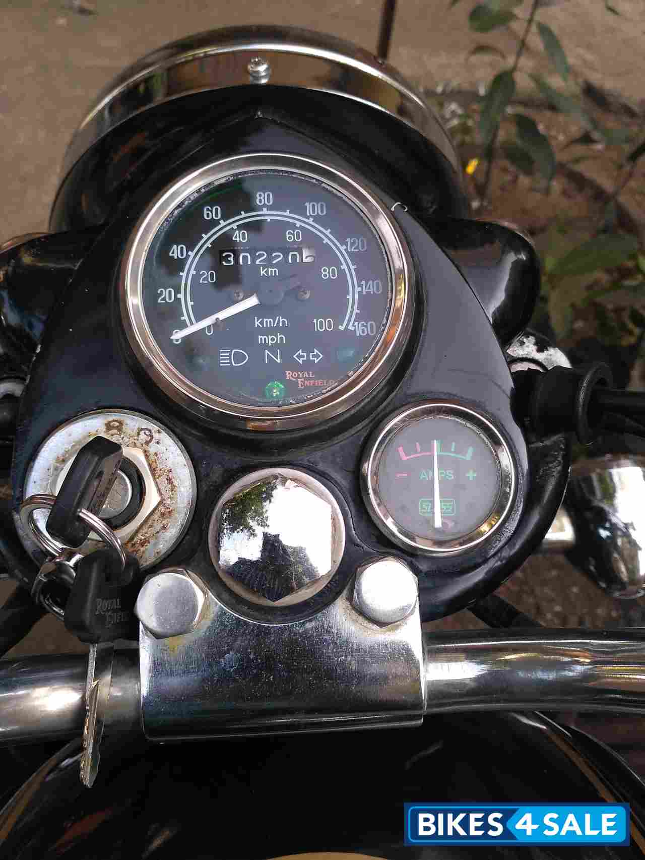 Black Royal Enfield Bullet Standard 350