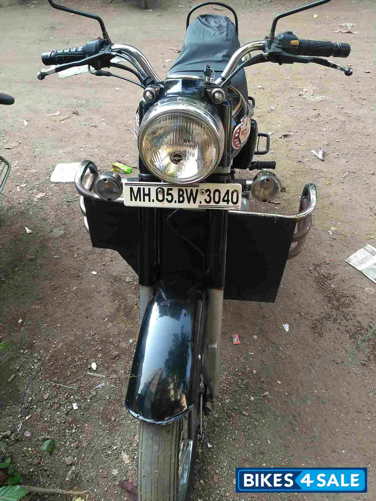 Black Royal Enfield Bullet Standard 350