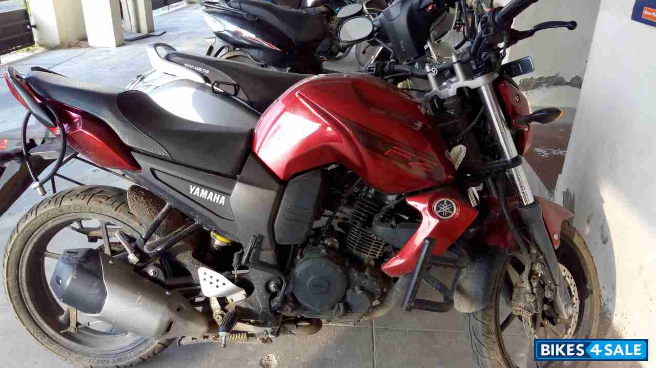 Red Yamaha FZ16