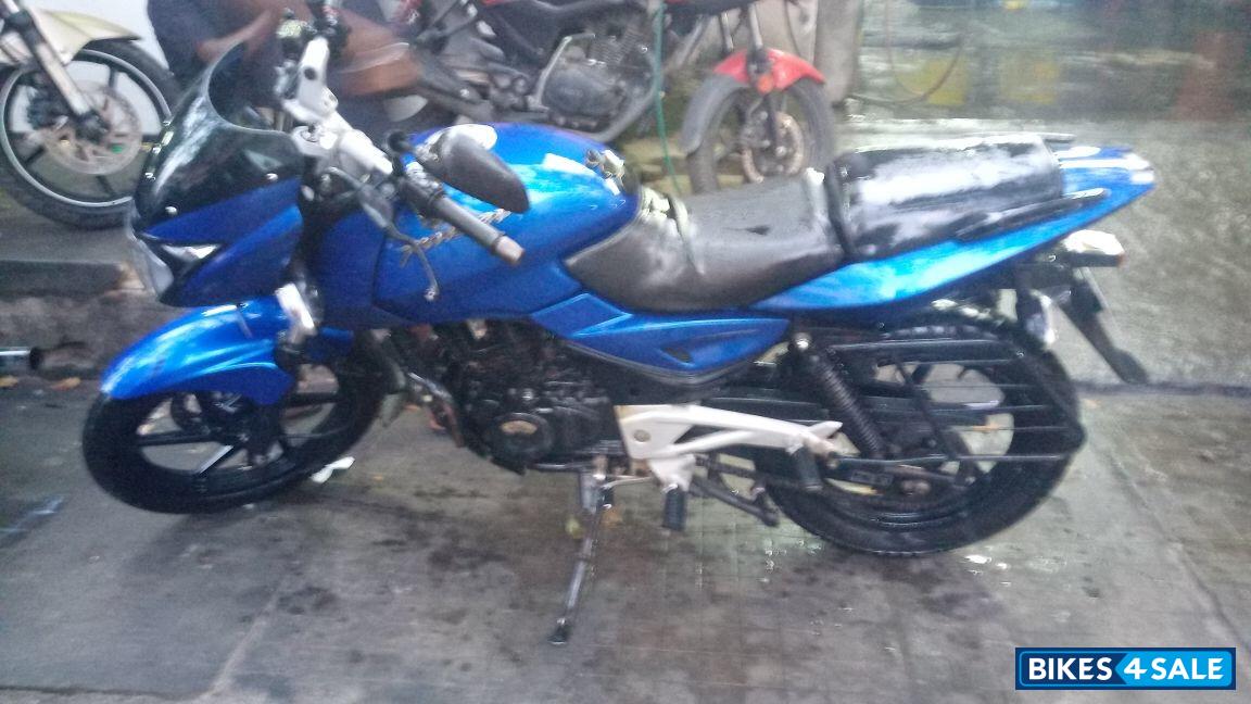 Blue Bajaj Pulsar 180 DTSi