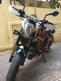 White KTM Duke 390