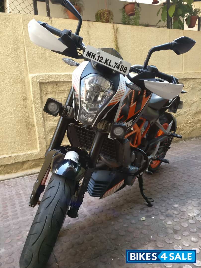 White KTM Duke 390