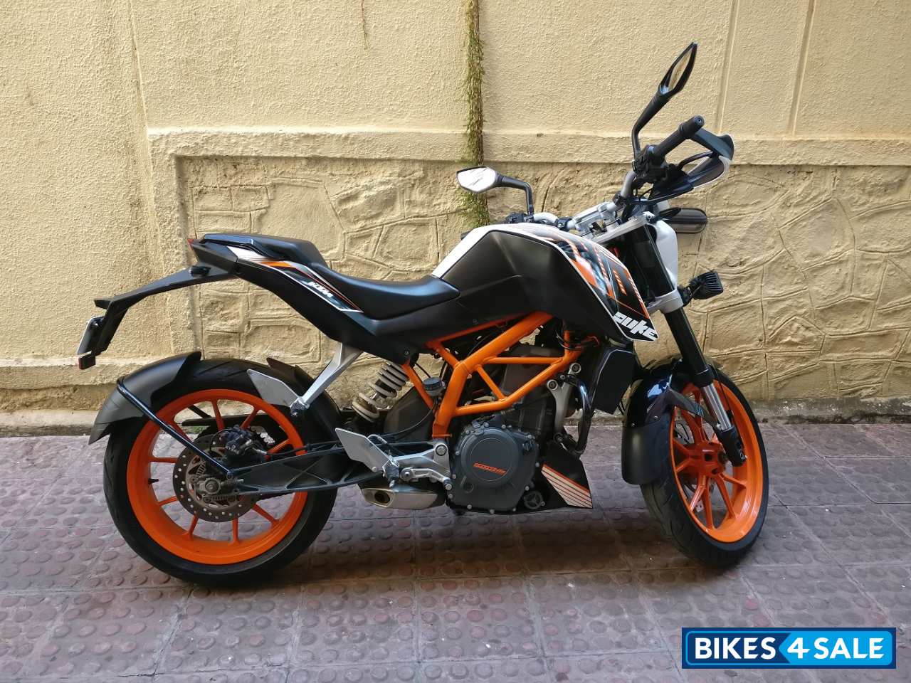 White KTM Duke 390