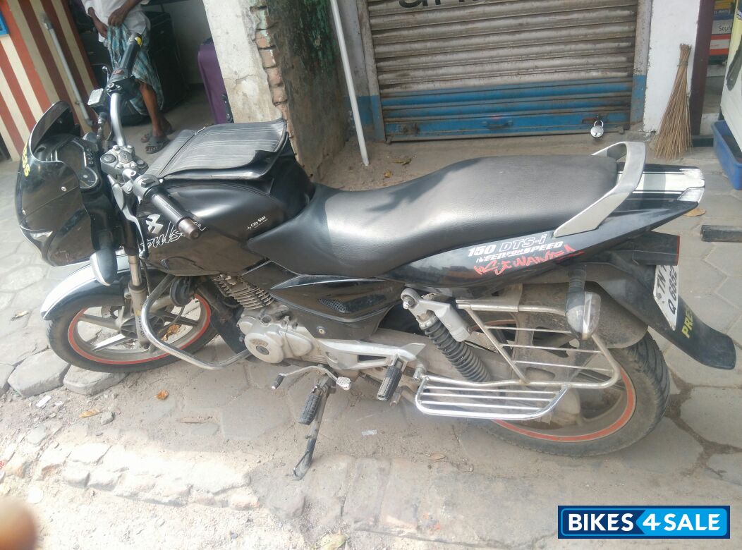 Black Bajaj Pulsar 150 DTSi