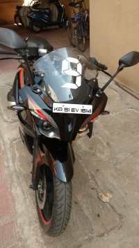Black Bajaj Pulsar RS 200
