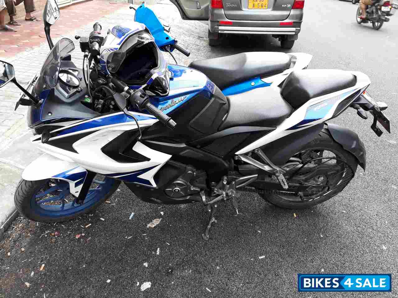 Racing Blue Bajaj Pulsar RS 200 ABS