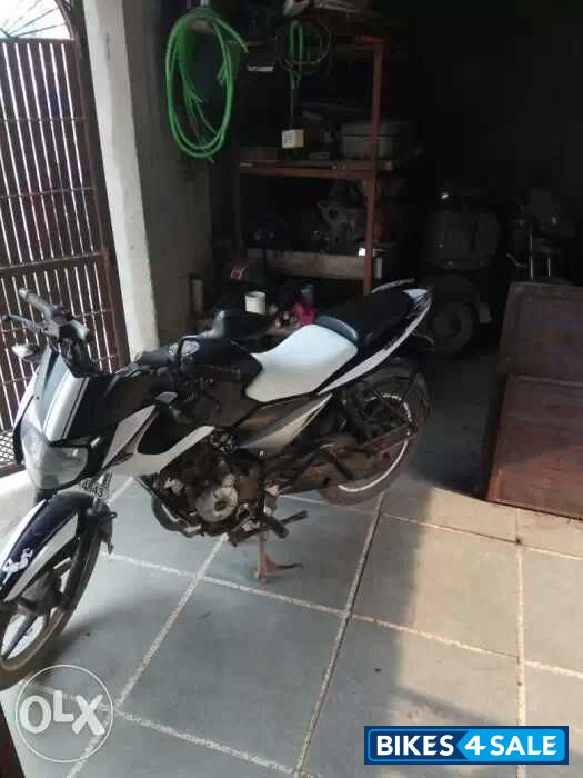 Black Bajaj Pulsar 135LS