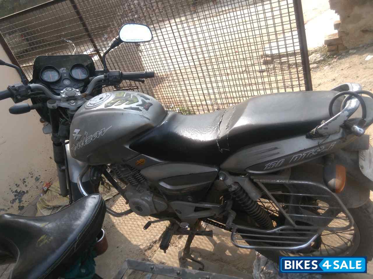 Silver Bajaj Pulsar 150 DTSi