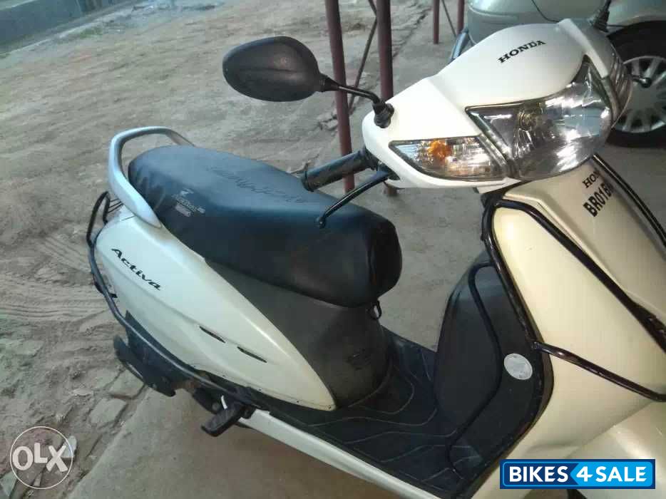 White Honda Activa