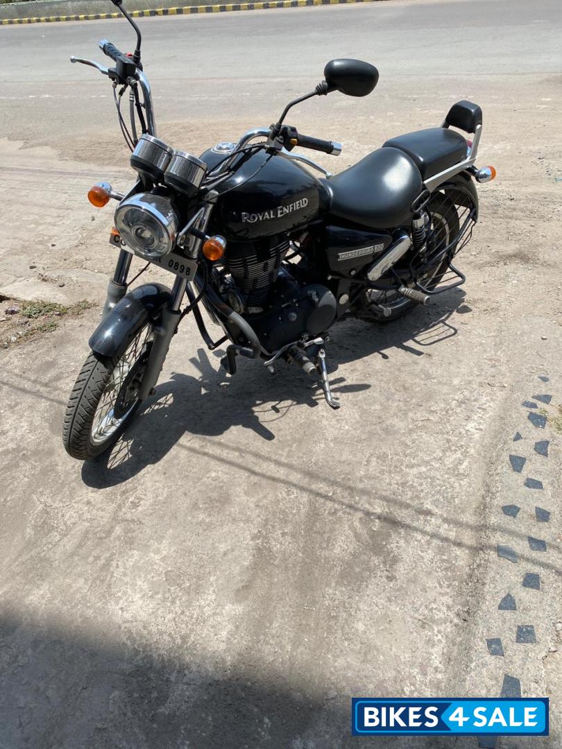 Black Royal Enfield Thunderbird 500
