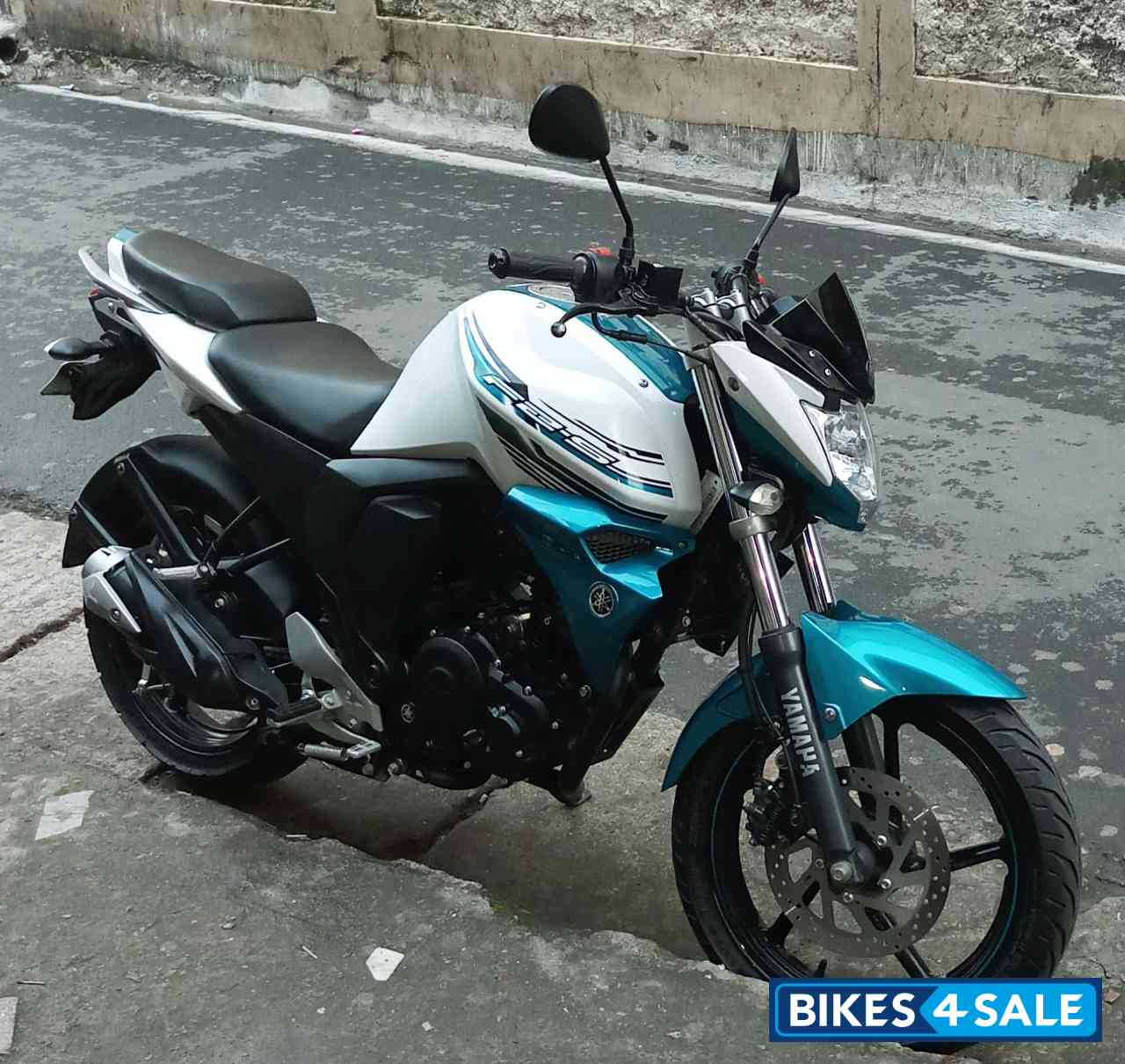 Blue And White Yamaha FZ