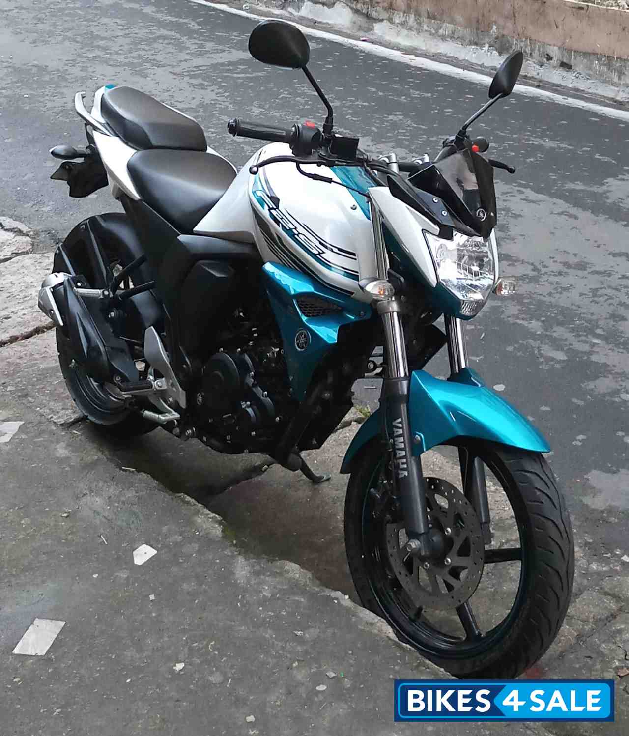 Blue And White Yamaha FZ