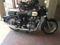 Black Royal Enfield Classic 500