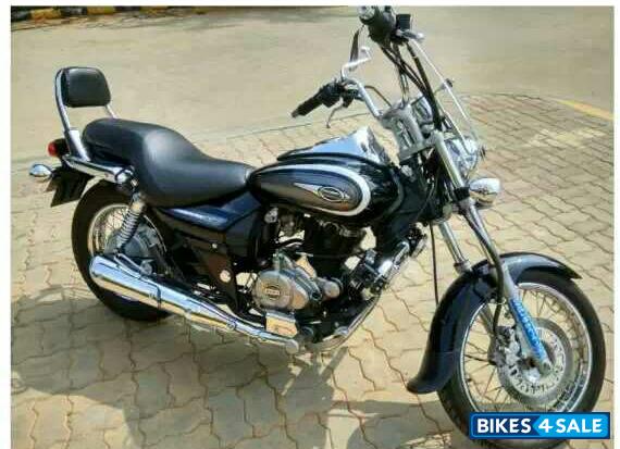 Black Bajaj Avenger Cruise 220