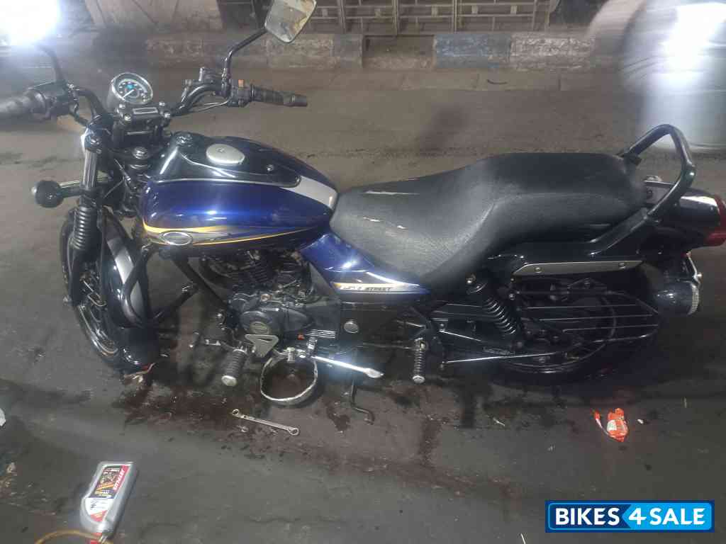 Black Bajaj Pulsar 150 DTSi Black Bajaj Pulsar 150 DTSi
