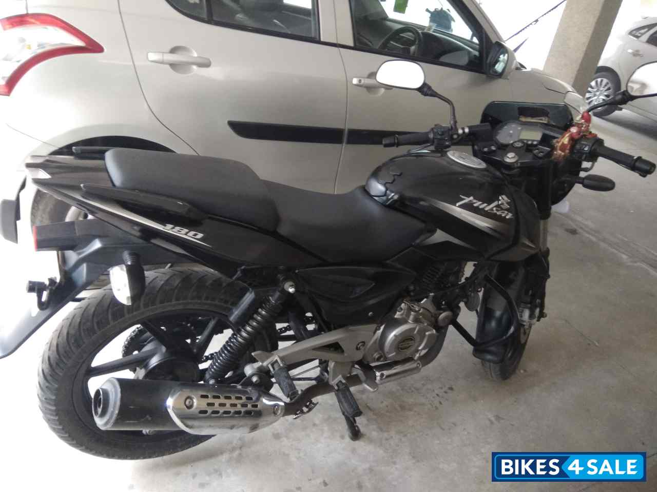 Black Bajaj Pulsar 180 DTSi