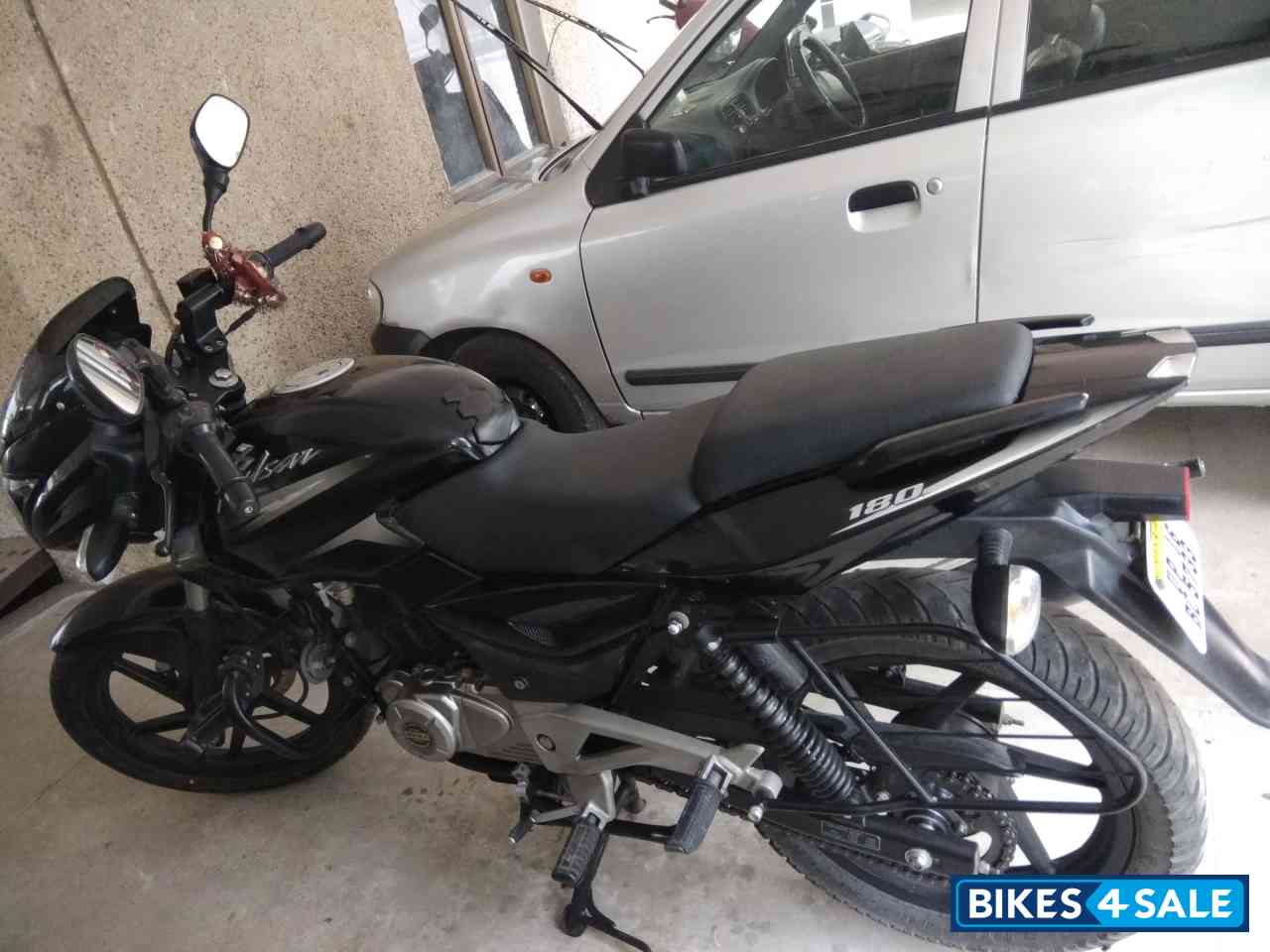 Black Bajaj Pulsar 180 DTSi
