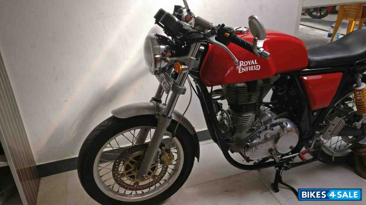 Red Royal Enfield Continental GT 535