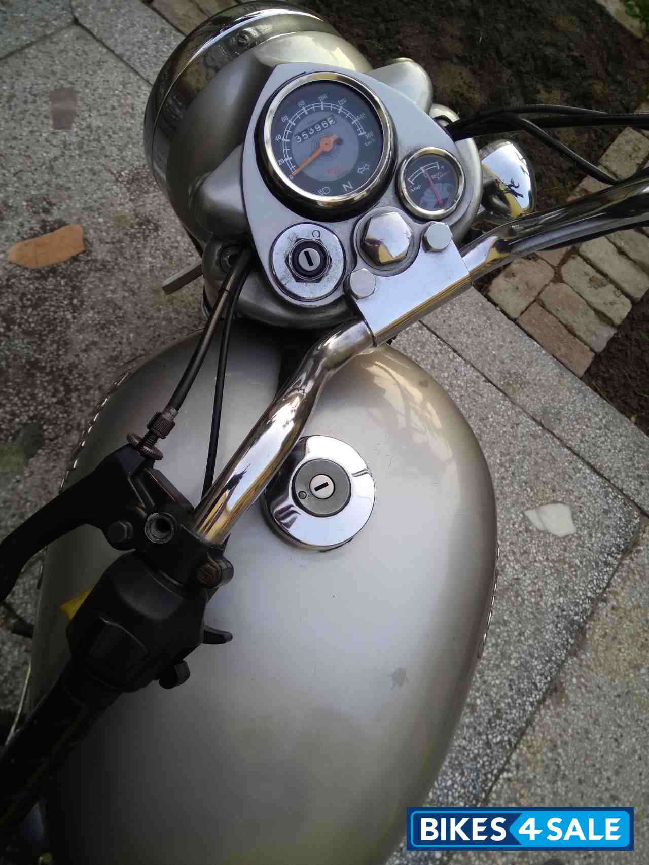 Silver Royal Enfield Bullet Electra 5S