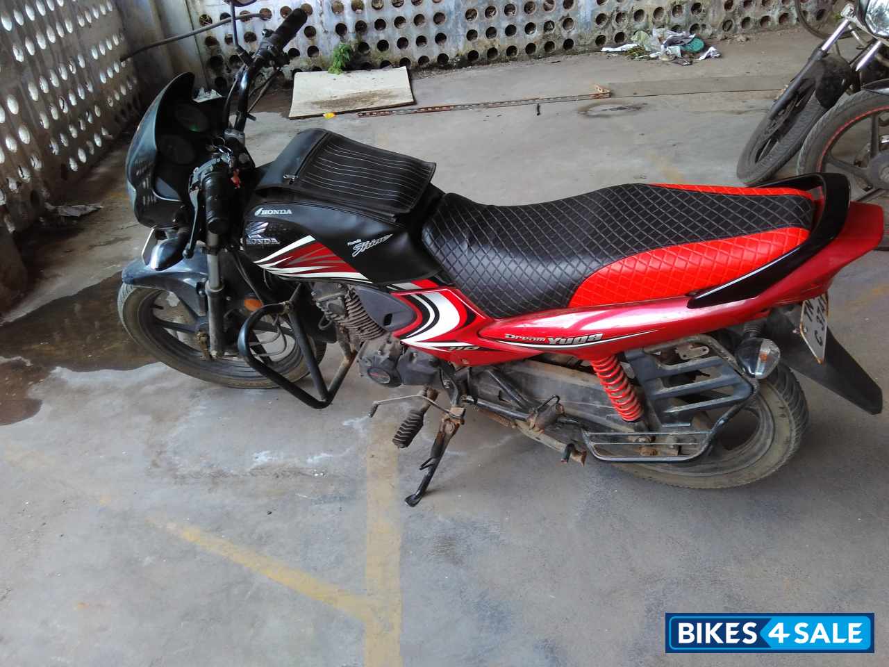 Red And Black Honda Dream Yuga