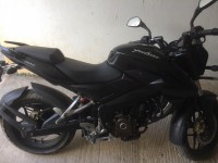 Black Bajaj Pulsar 200 NS