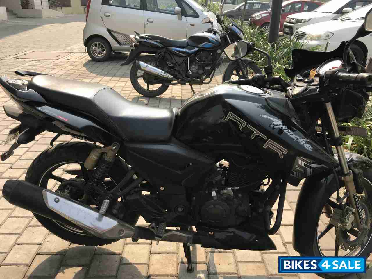 Black TVS Apache RTR 180