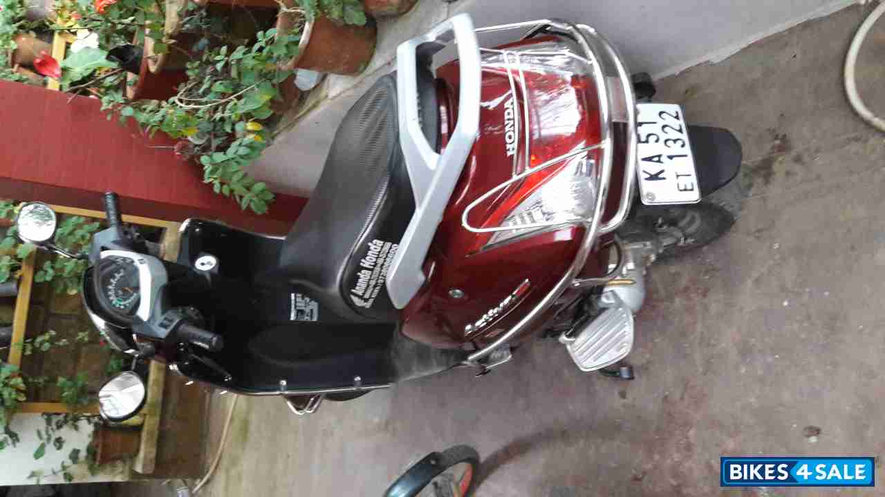 Red Honda Activa 125