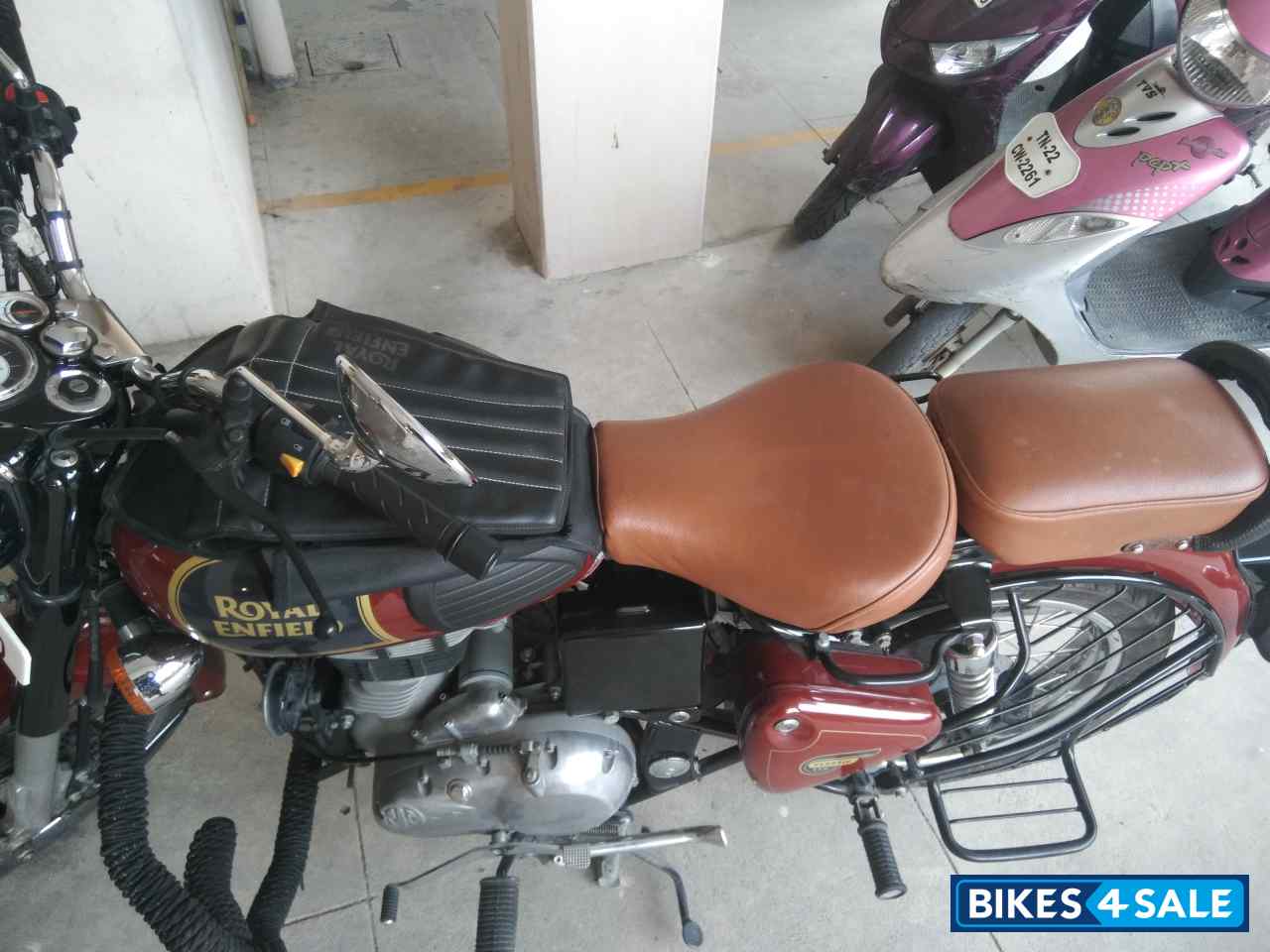 Chestnut Royal Enfield Classic 350