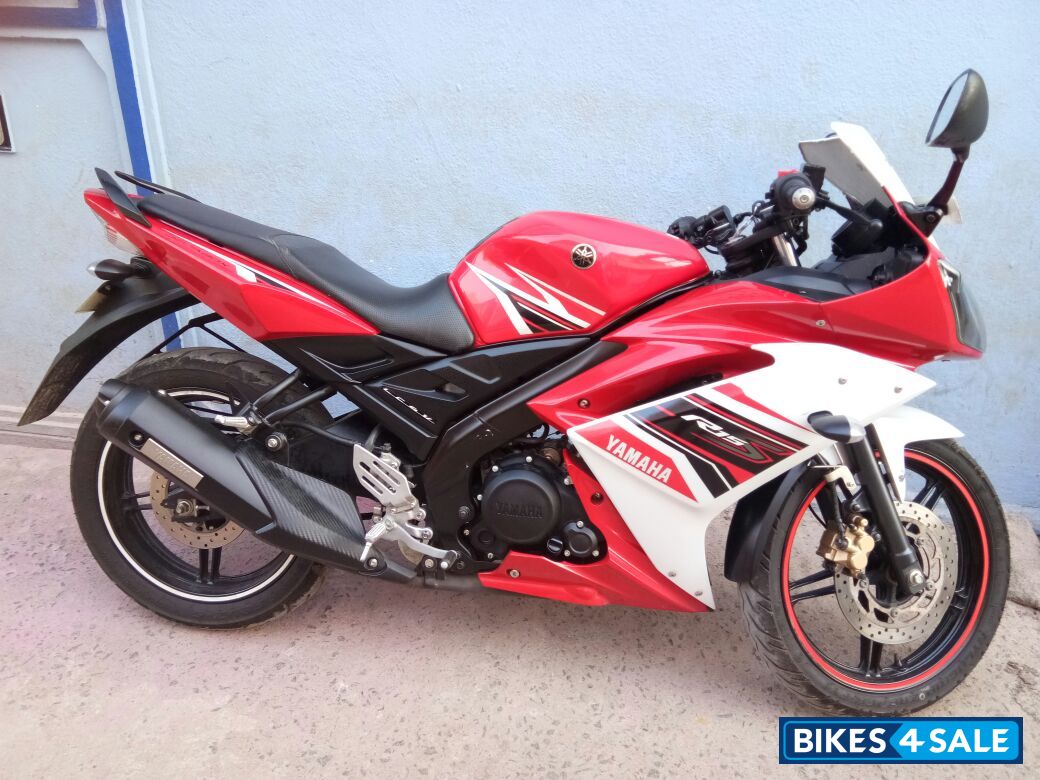 Red & White Yamaha YZF R15 S
