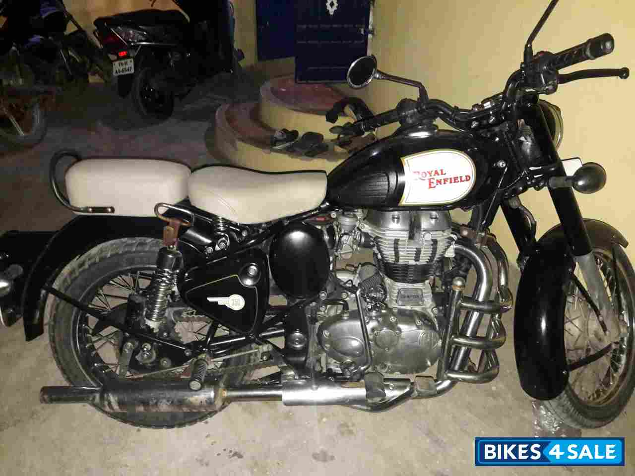 Black Royal Enfield Classic 350