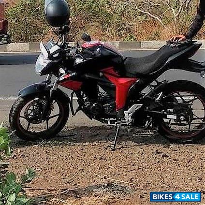 Red-black Dual Tone Suzuki Gixxer 150