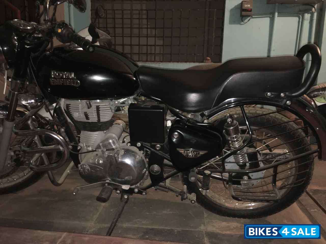 Black Royal Enfield Bullet Electra Twinspark