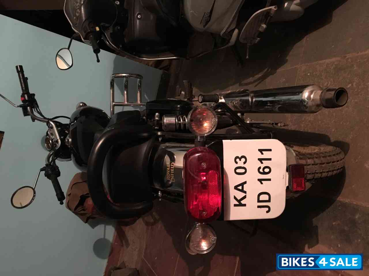 Black Royal Enfield Bullet Electra Twinspark