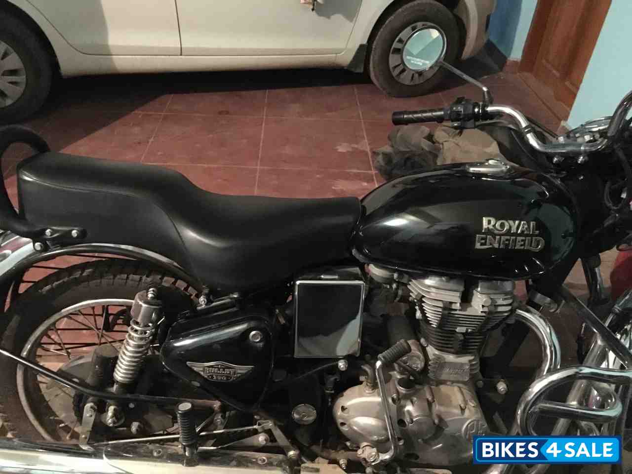 Black Royal Enfield Bullet Electra Twinspark
