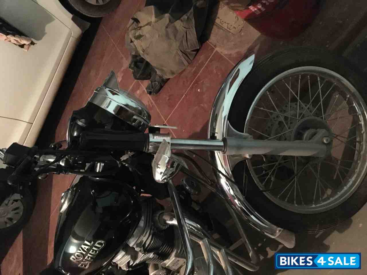 Black Royal Enfield Bullet Electra Twinspark