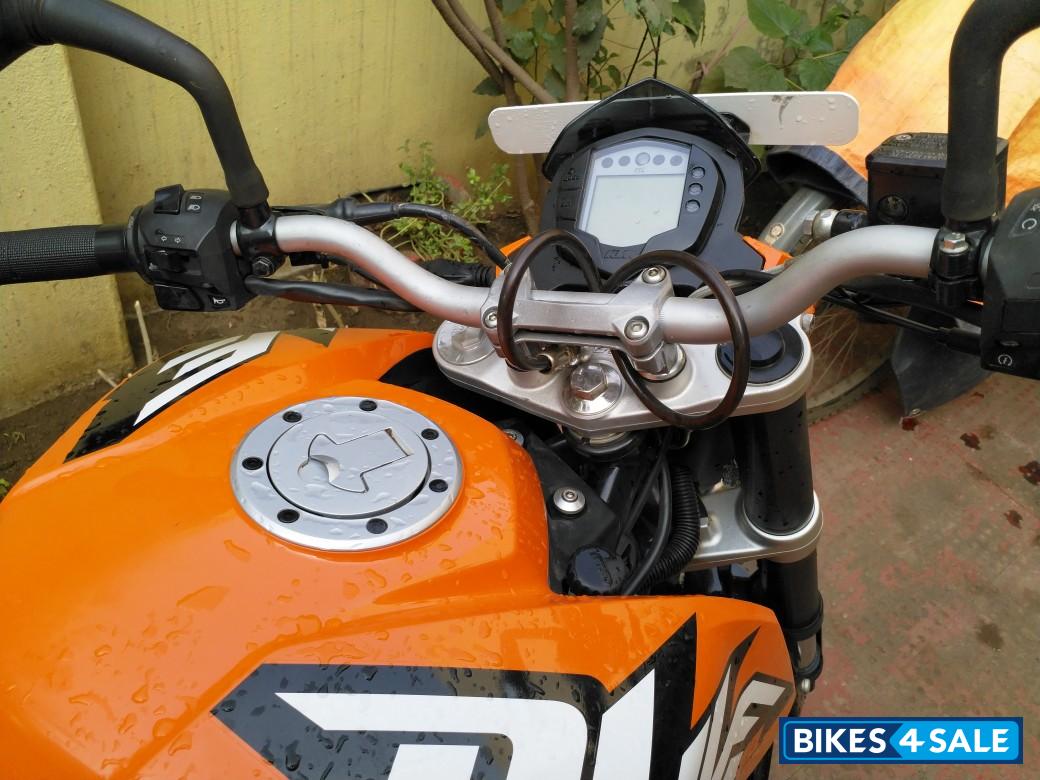 Orange KTM Duke 200