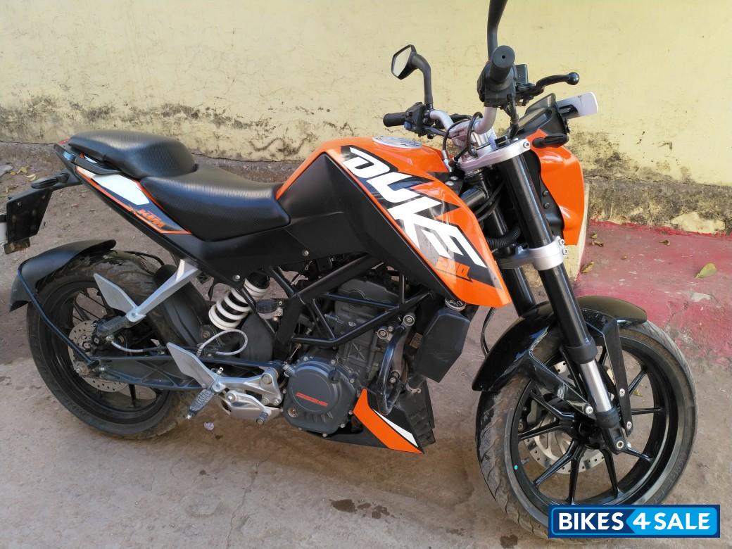 Orange KTM Duke 200