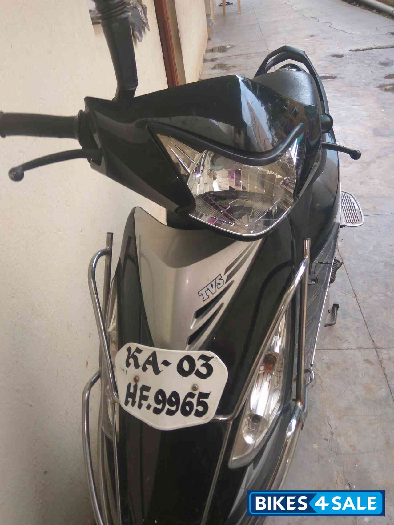 Black TVS Scooty Streak