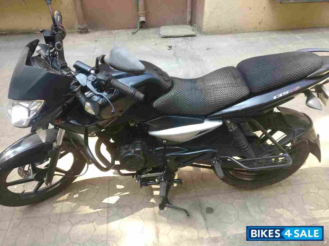 Black Bajaj Pulsar 135LS