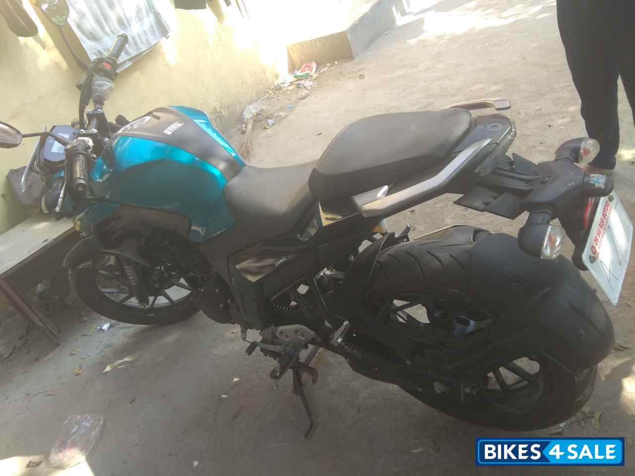 Blue And Black Yamaha FZ25