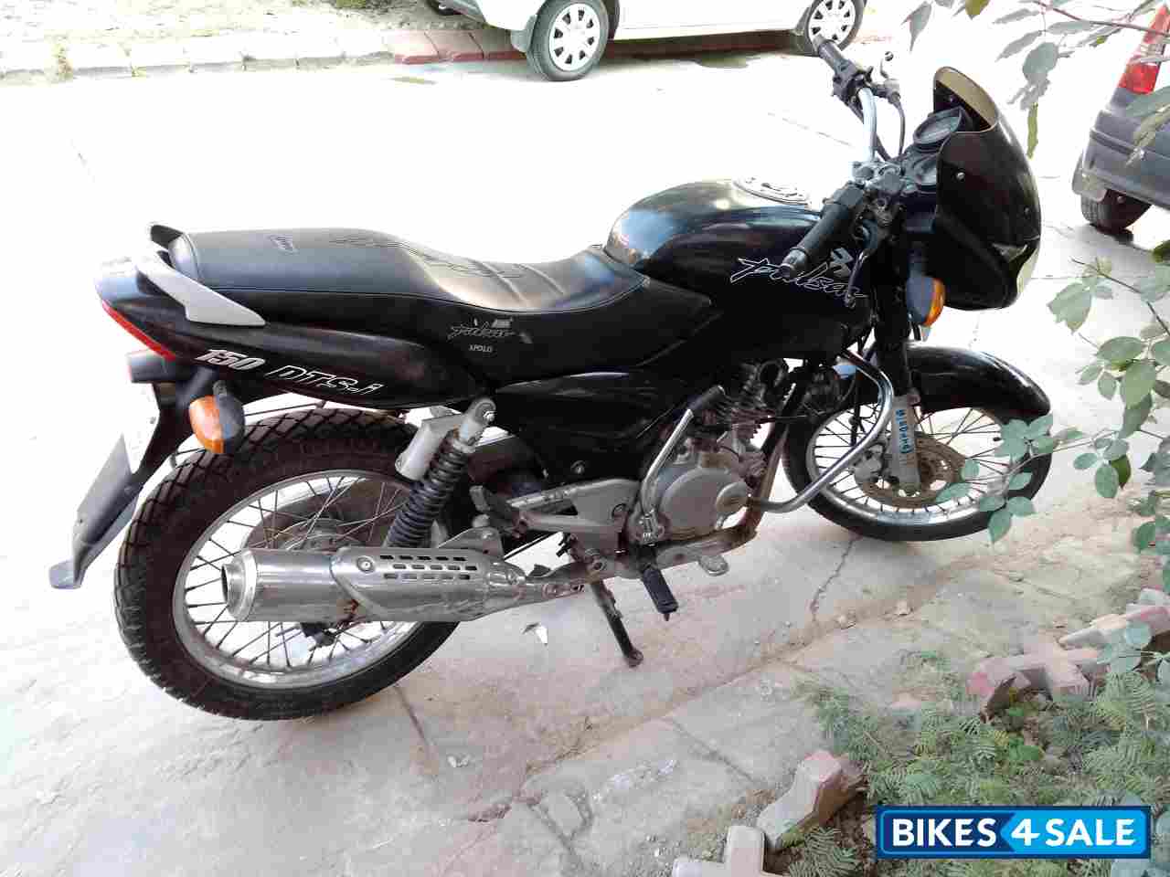 Black Bajaj Pulsar 150 DTSi Black Bajaj Pulsar 150 DTSi